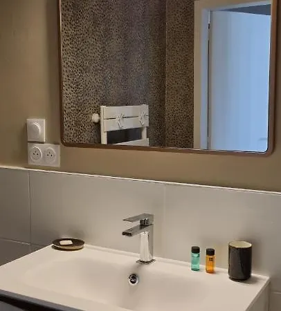 Roy Gradlon Apartment