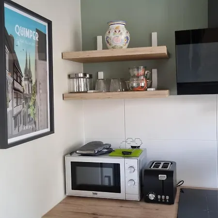 Roy Gradlon Apartment Quimper